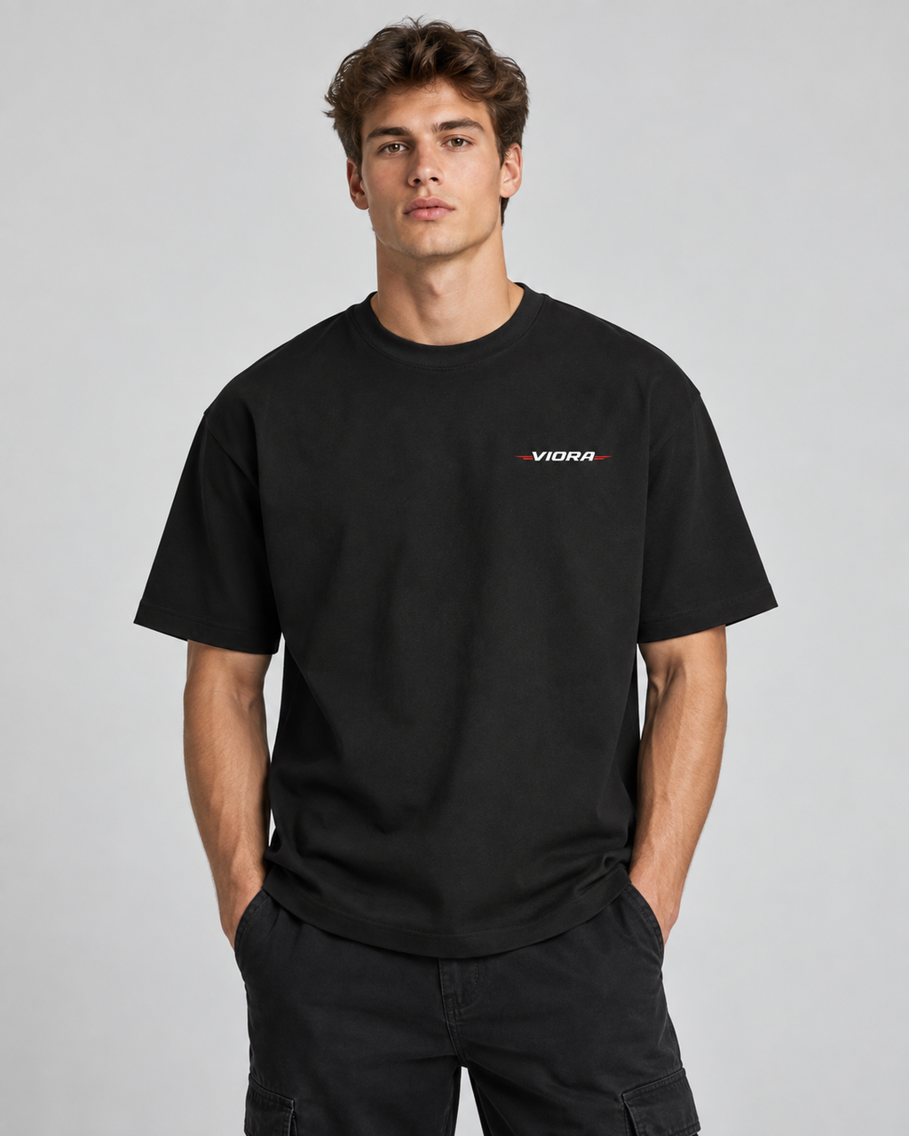 VIORA D26 IDENT TEE – modelbillede front